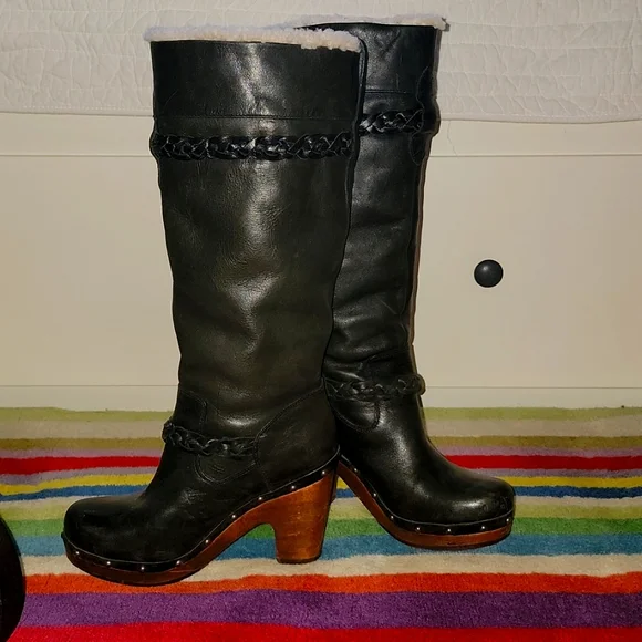UGG SaVaNNa BLaCK LeaTHeR CloG BooTs SiZe 7 - Picture 2 of 9